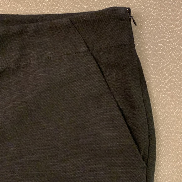 LOFT Fringe bottom shorts in Black Cotton & Linen blend, size 12 - Picture 3 of 7